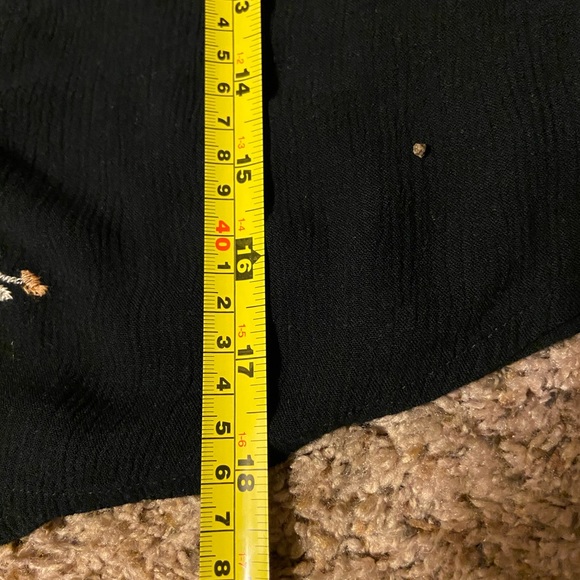 American Eagle floral embroidered crop top - Picture 8 of 8